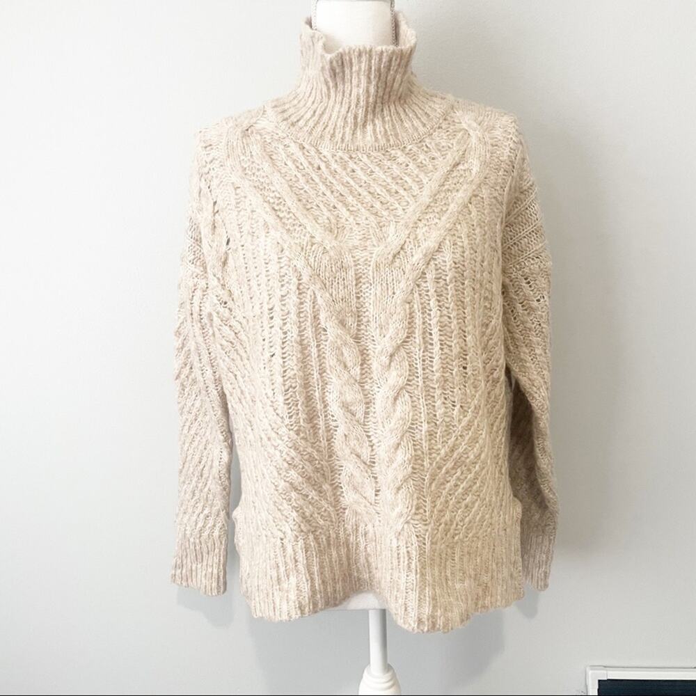 Yerse Italian wool cable knit sweater size small Italy turtle neck NWT new